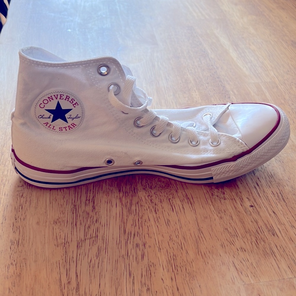 Men’s White Canvas Converse Size 9